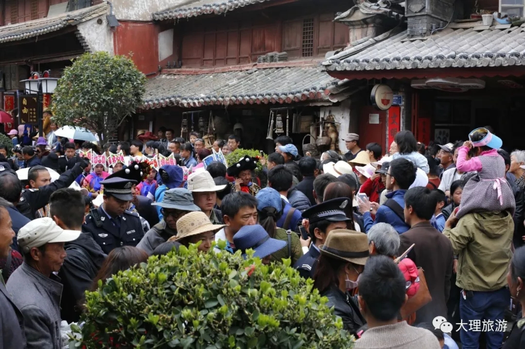 大理人气火爆 (摄/又凡 )