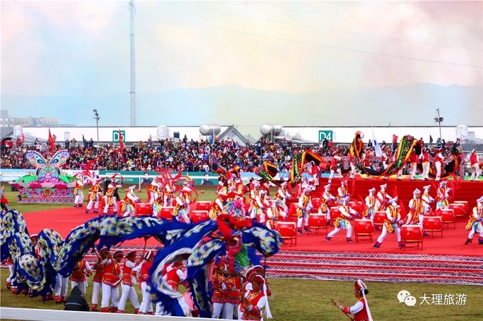 三月街民族节开幕式演出 苏文强 摄