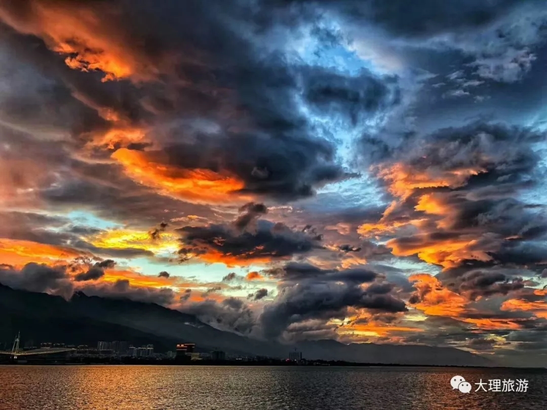端午前后刷爆朋友圈的大理彩霞