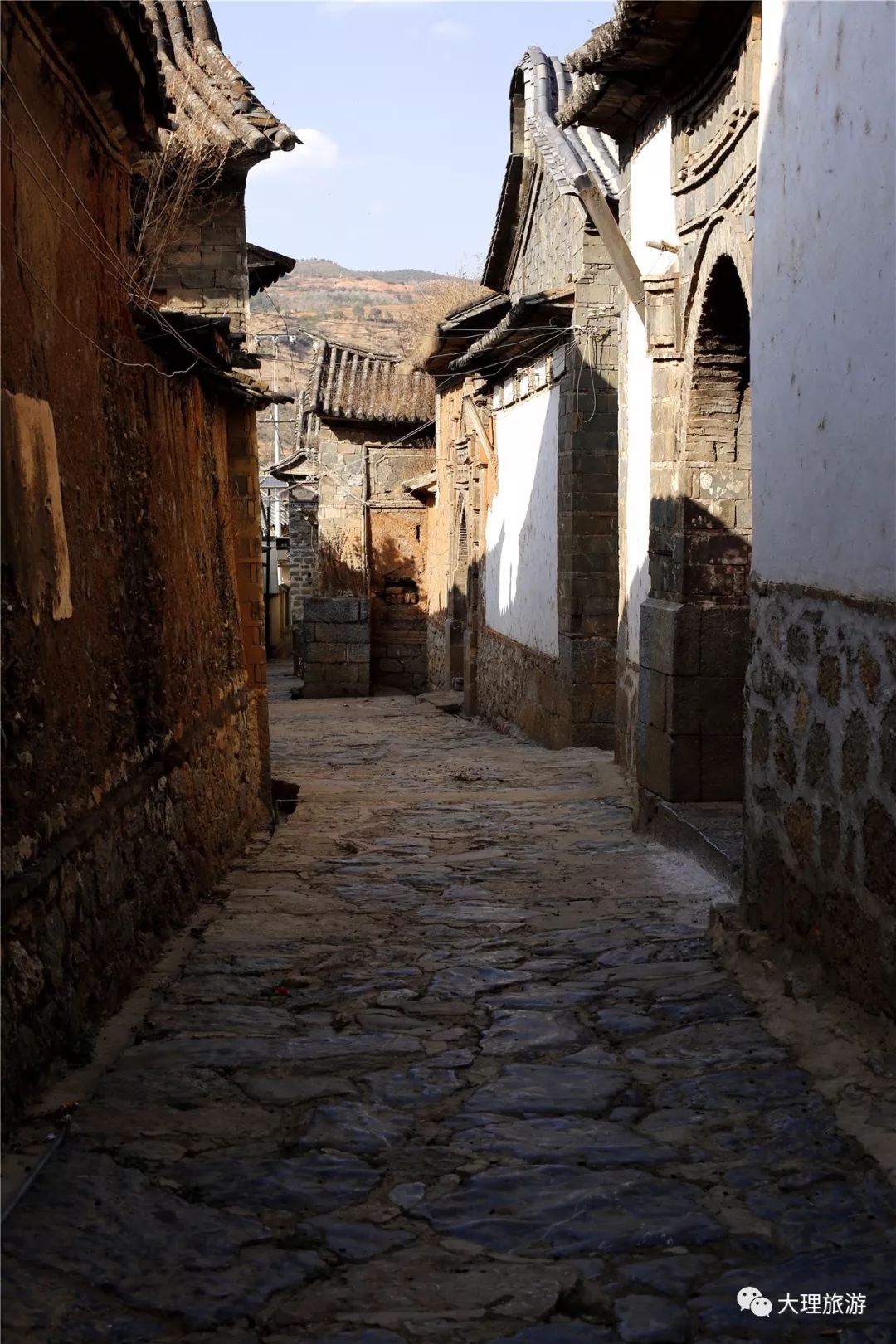 通往金花家的小巷