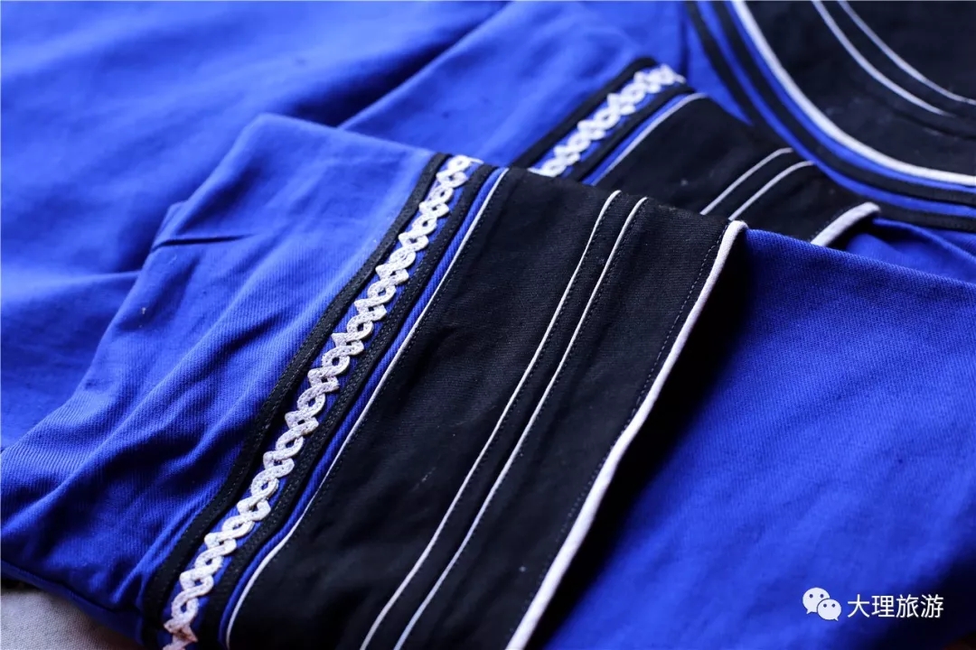 长衫袖口的花边