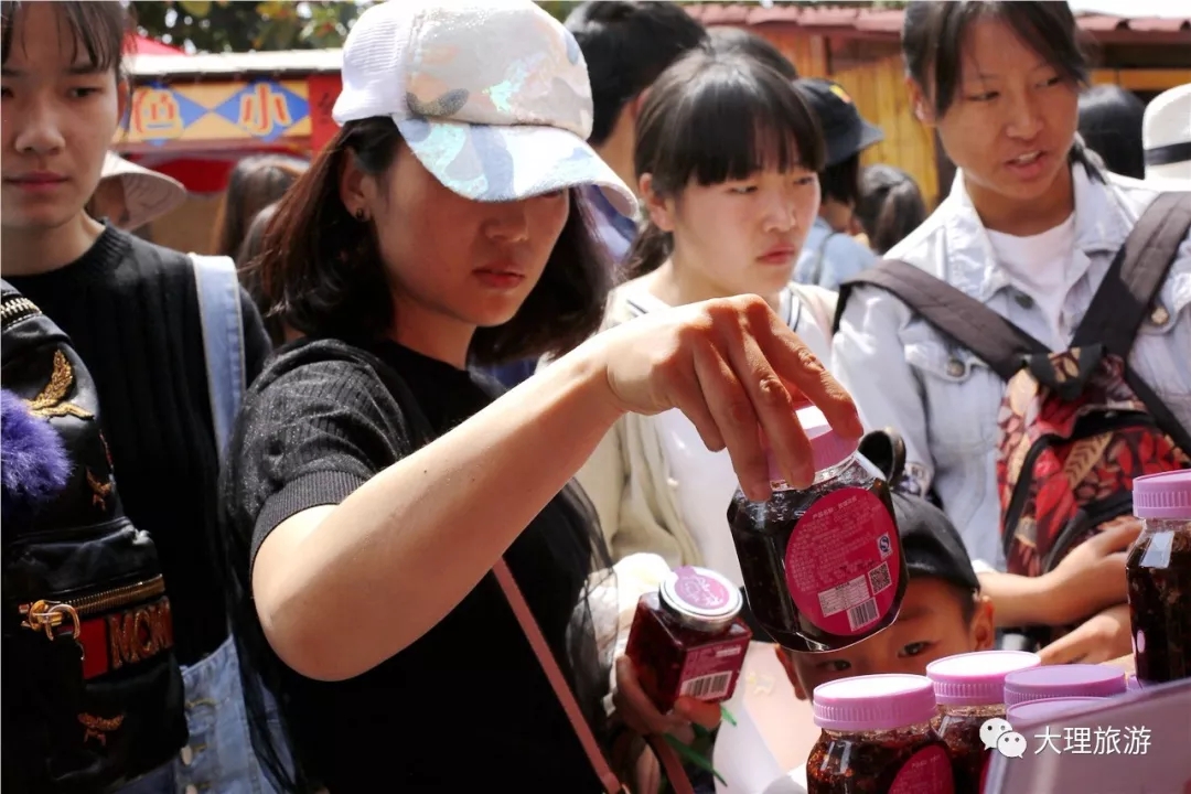 白州食品玫瑰酱在小吃节受欢迎